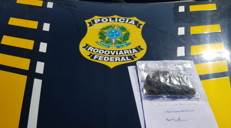 PRF apreende 20 gramas de substância análoga à maconha