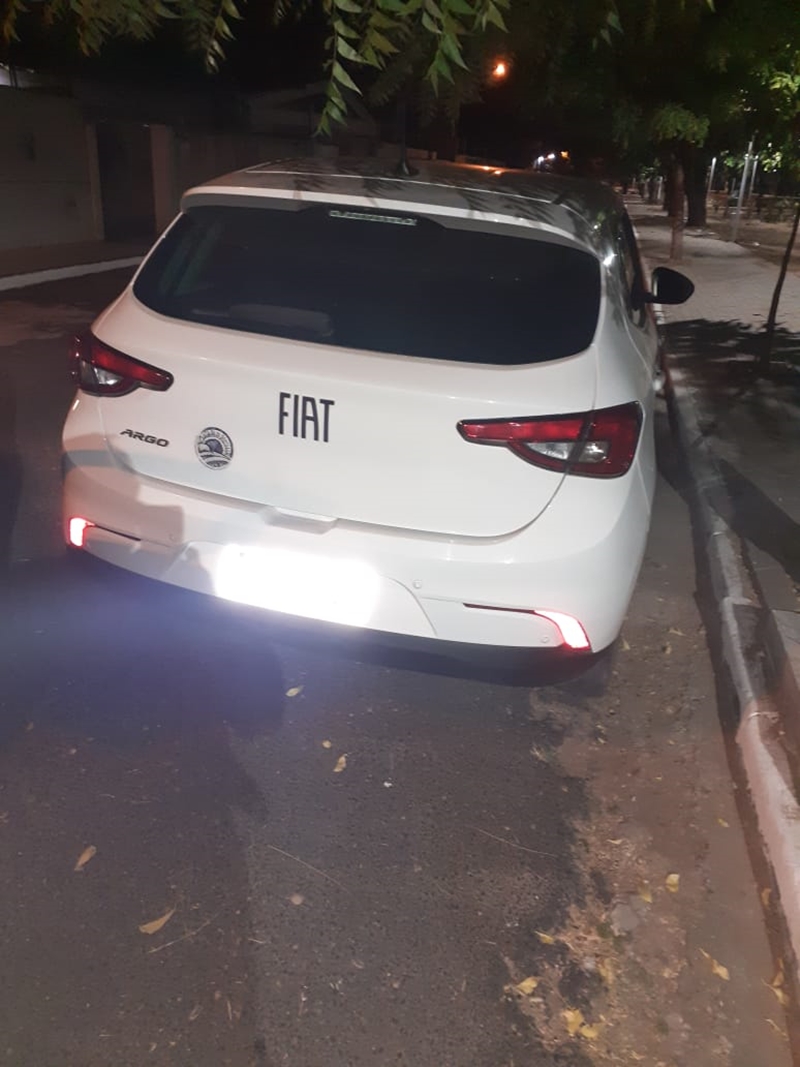 Veículo Fiat Argo utilizado nos assaltos