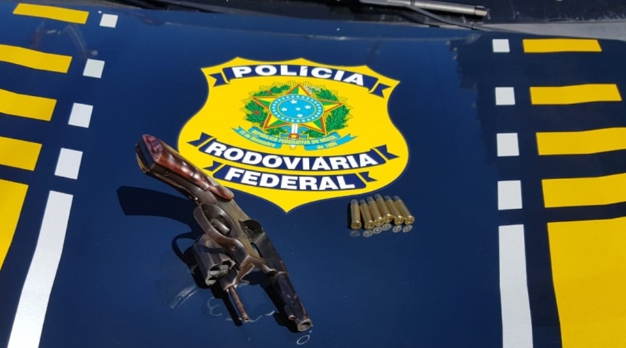 Arma apreendida pela PRF em Dom Expedito Lopes