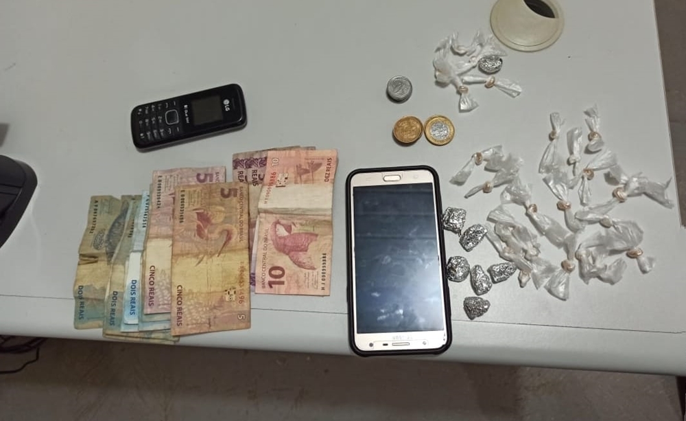 Polícia Militar prende dois acusados de tráfico de drogas em Picos