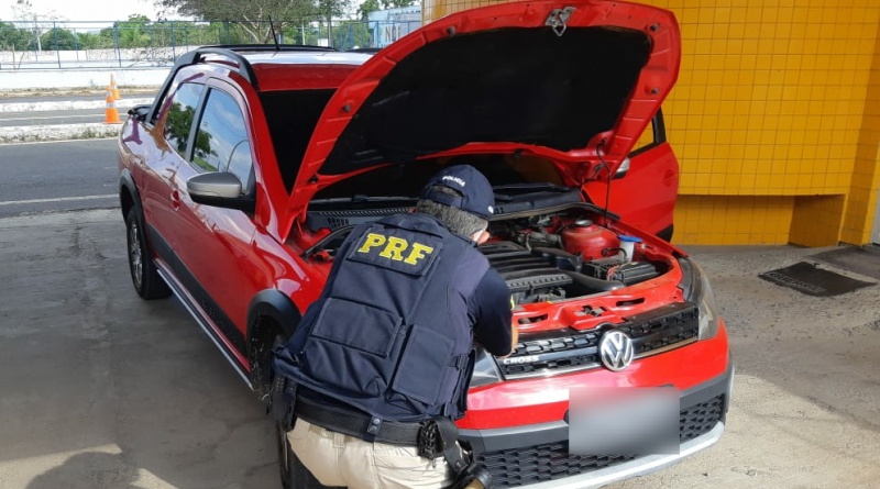 Carro apreendido pela PRF