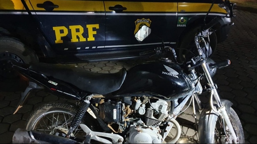 Motocicleta apreendida pela PRF