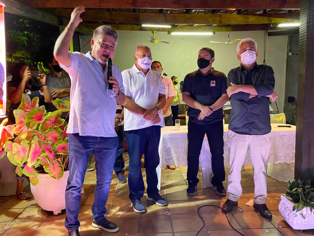 João Mádison e Dr. Pessoa prestigiam reunião de James Guerra