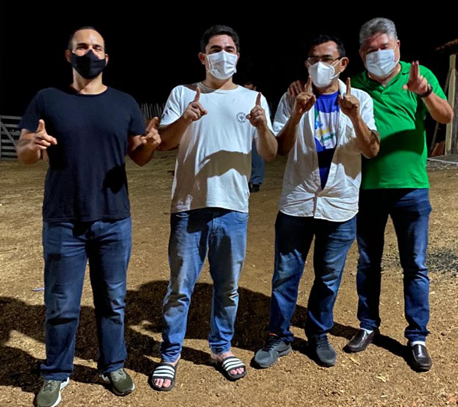 João Filho, candidato a prefeito Rafael Malta, prefeito Ronaldo Barbosa e João Madison