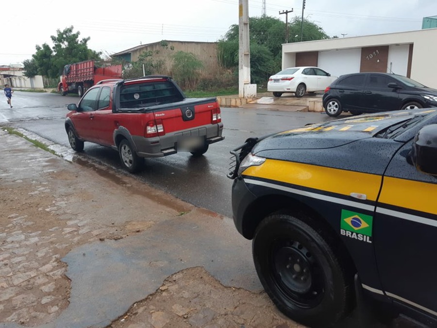 A carga estava no Fiat Strada