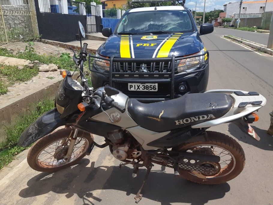 Motocicleta apreendida pela PRF