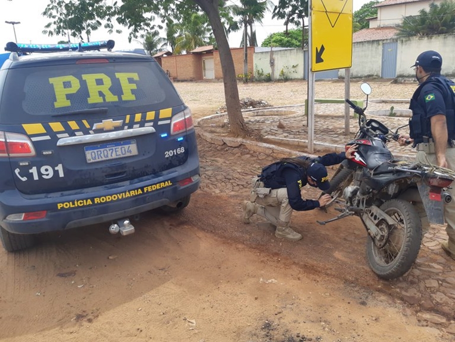 O veículo foi encaminhado para a Polícia Civil de Corrente