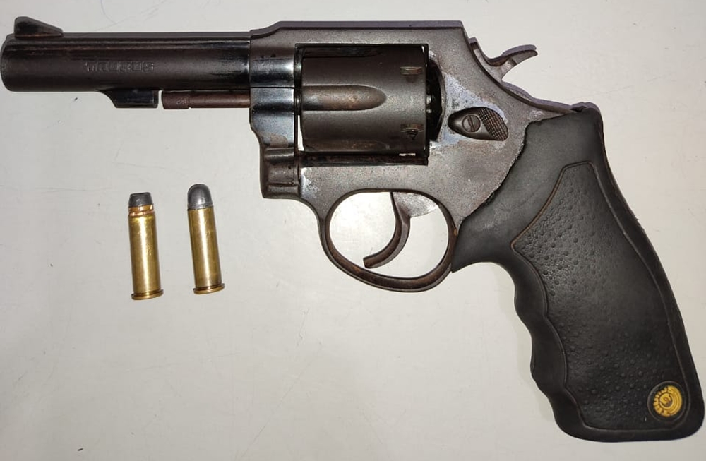 Arma apreendida no bairro Marquês em Teresina