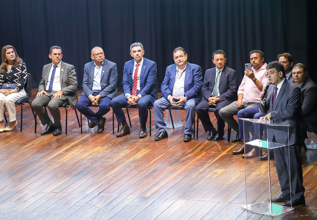 Rafael Fonteles lança expansão do ensino superior